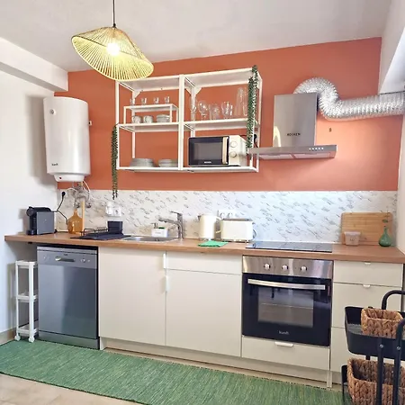 Buganvilia - Near Riverside * Портіман